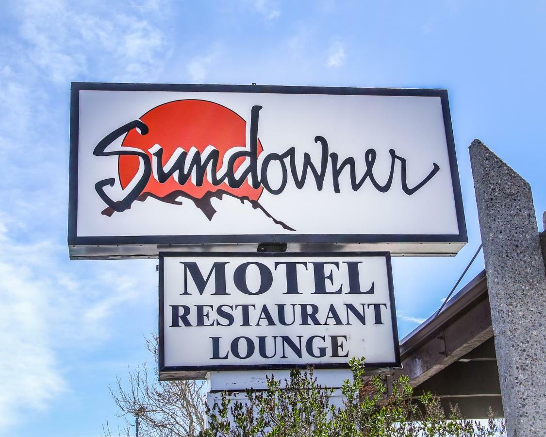 Sundowner Station Hotel Riverton Exterior photo